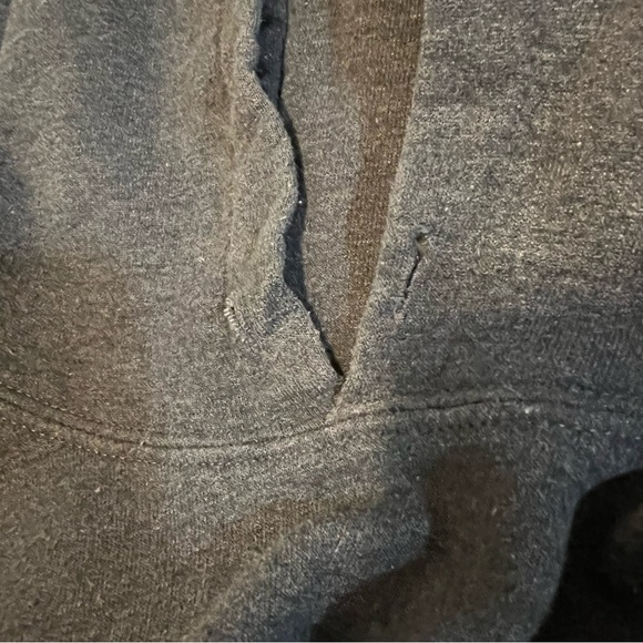 Clover Sweatshirt - Picture 8 of 8